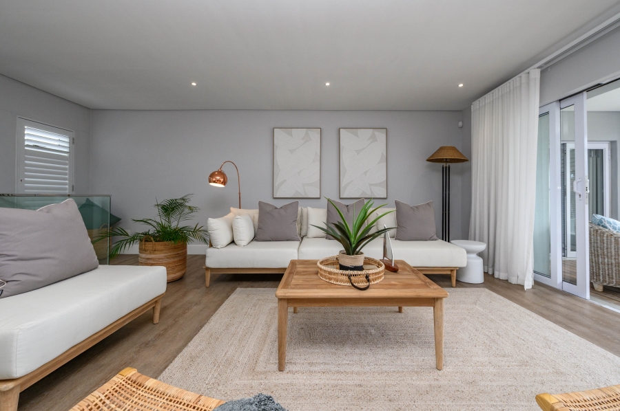 4 Bedroom Property for Sale in Summerstrand Eastern Cape